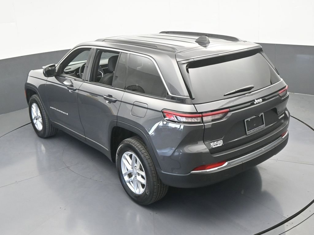 Used 2025 Jeep Grand Cherokee Laredo X RWD image 47