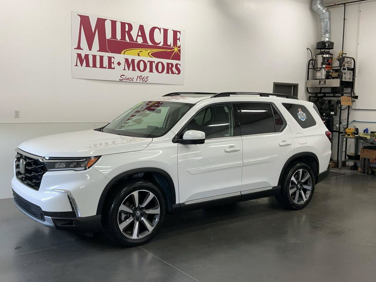 Used 2023 Honda Pilot Elite image 3