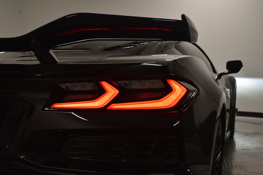 Used 2025 Chevrolet Corvette Z06 w/ Z07 Performance Package image 10