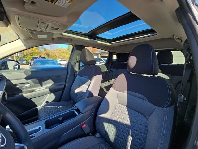 New 2026 Nissan Kicks SV w/ Cold Weather Package FWD image 11
