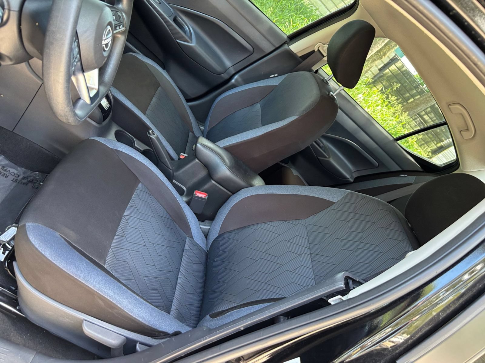Used 2025 Nissan Versa SV FWD image 33