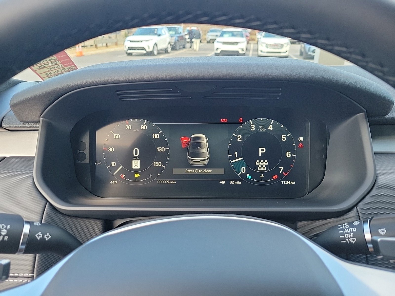 Used 2025 Land Rover Discovery Dynamic SE image 38