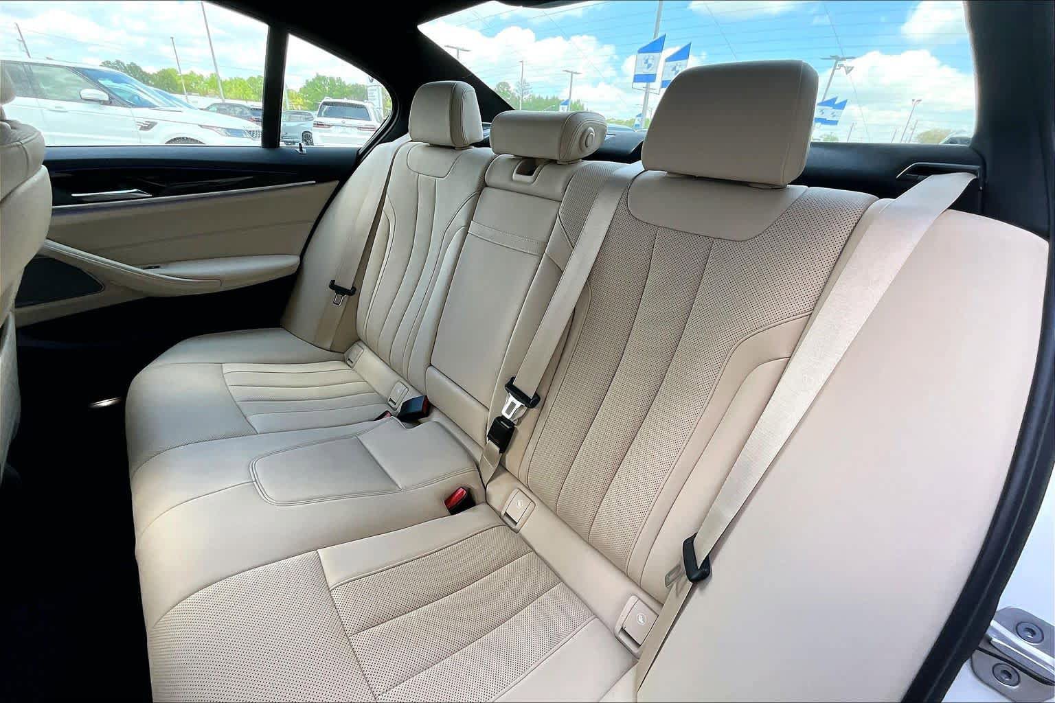 Used 2022 BMW 540i w/ Premium Package image 22