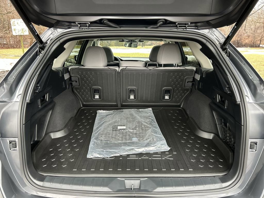 Certified 2025 Subaru Outback Premium image 27