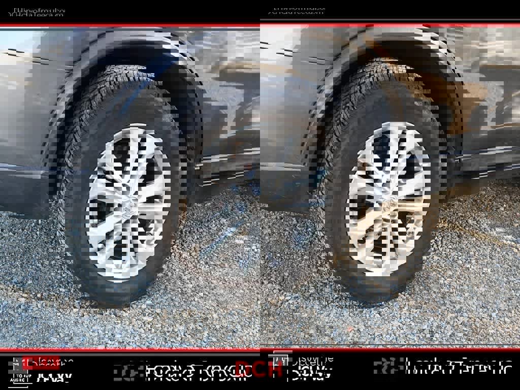 Used 2016 Nissan Rogue SV w/ SV Premium Package image 8