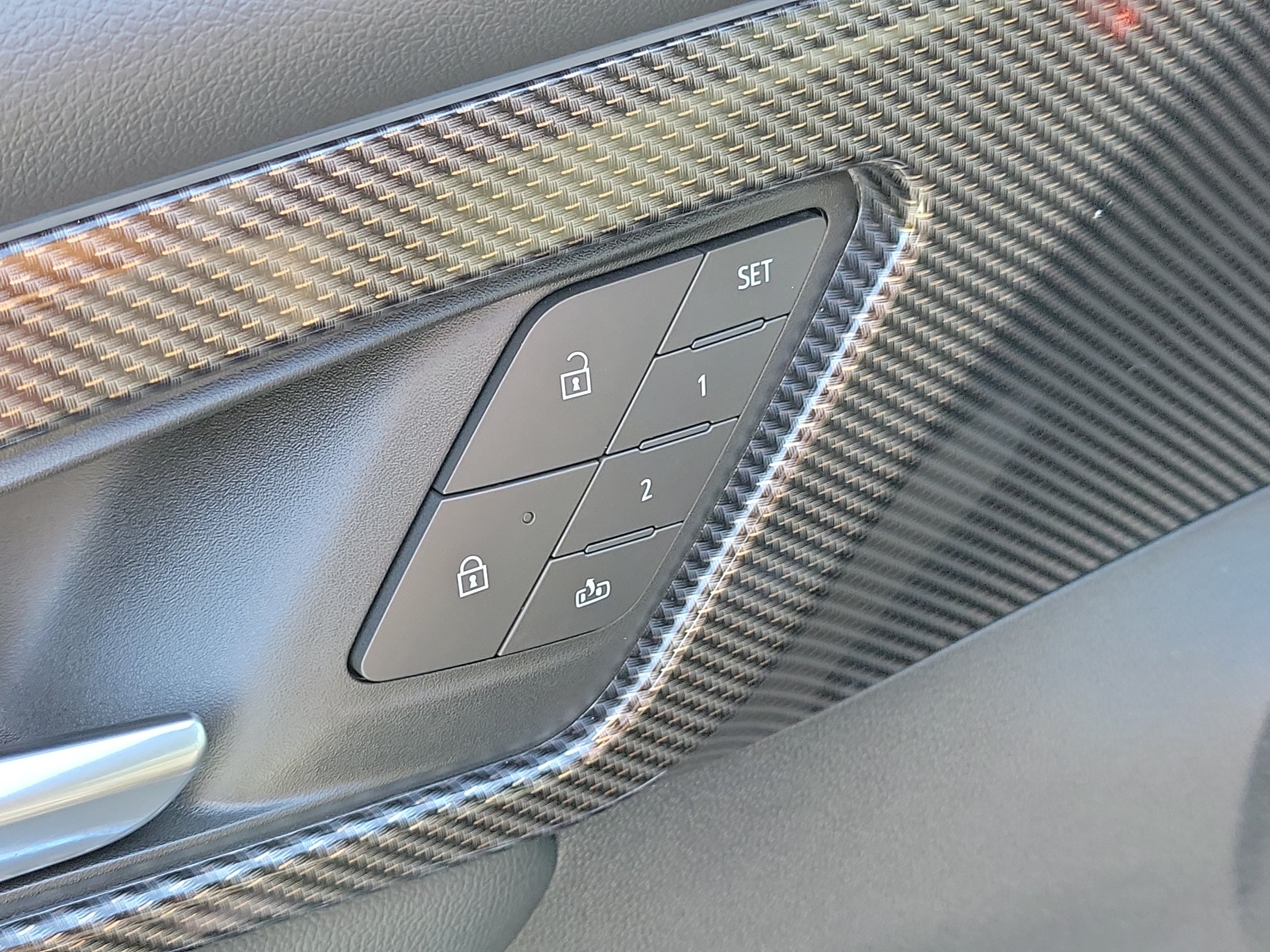 Used 2025 Chevrolet Traverse High Country w/ LPO, Floor Liner Package FWD image 19