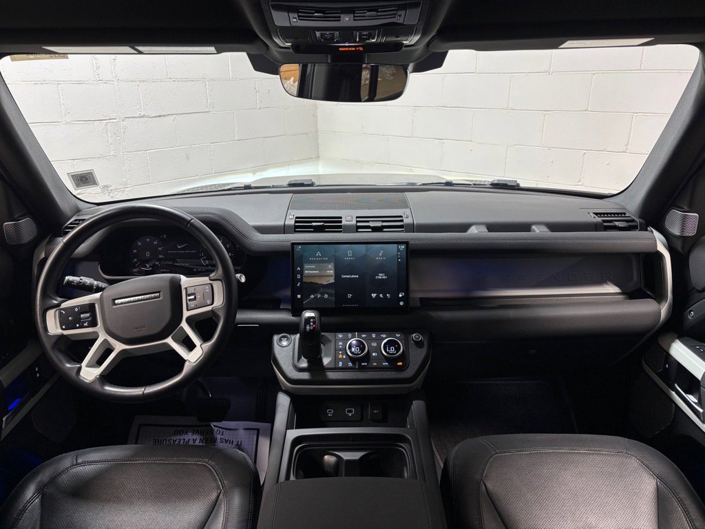 Used 2023 Land Rover Defender 130 X-Dynamic SE image 35