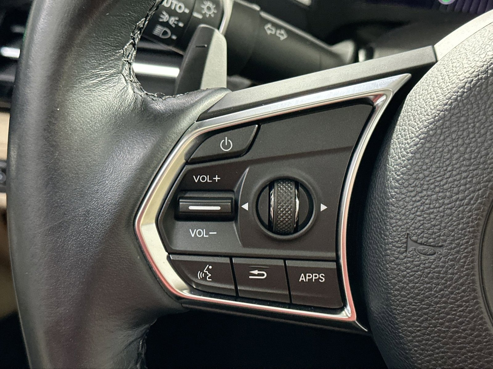 Used 2022 Acura MDX SH-AWD w/ Technology Package image 22