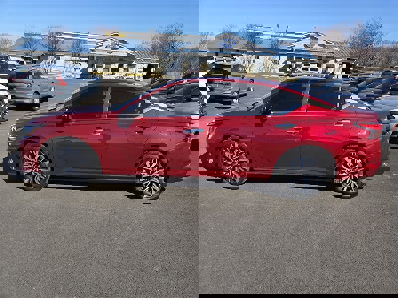 Used 2024 Nissan Altima 2.5 SV image 6