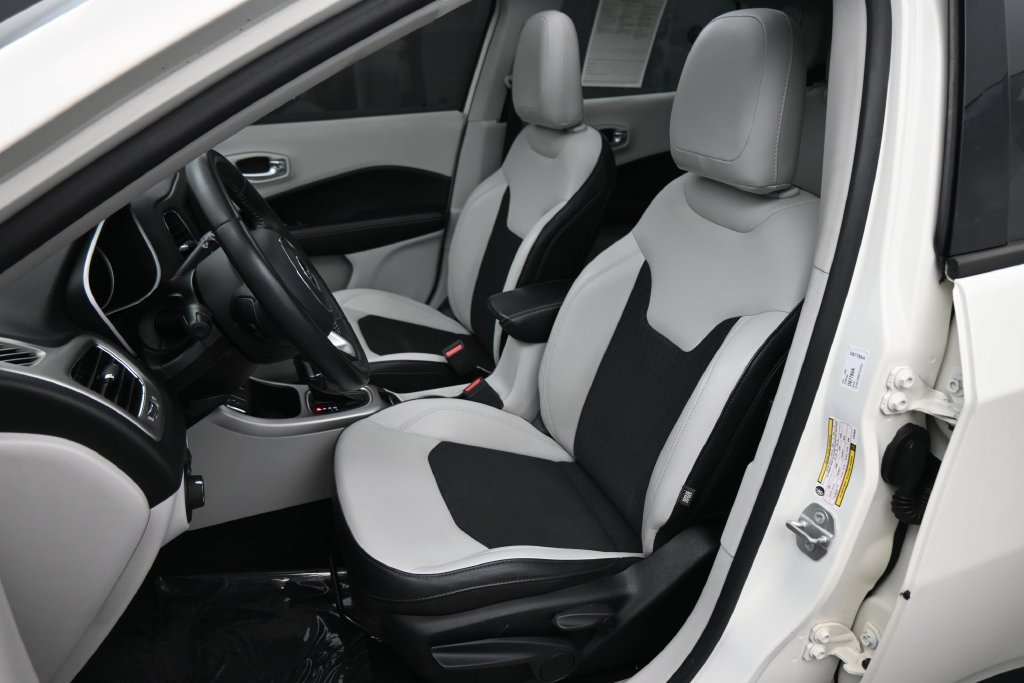 Used 2019 Jeep Compass Latitude w/ Popular Equipment Group FWD image 10