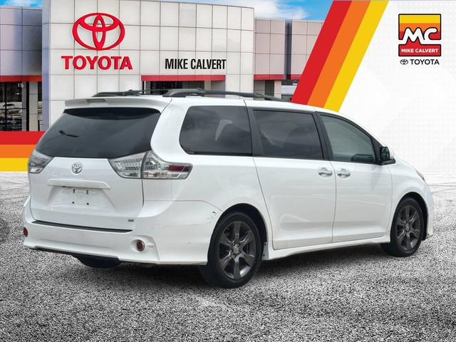 Used 2015 Toyota Sienna SE FWD image 5