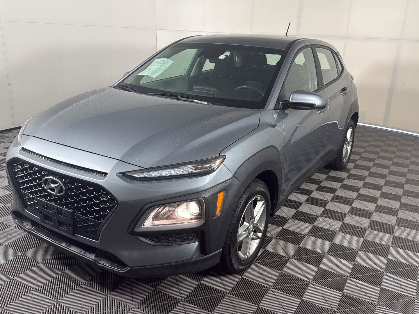 Used 2020 Hyundai Kona SE AWD/4WD image 2