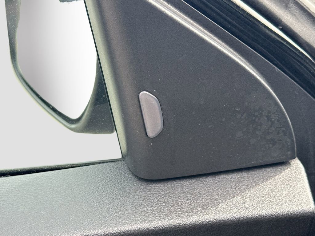 Used 2023 Nissan Kicks SR w/ SR Premium Package image 19