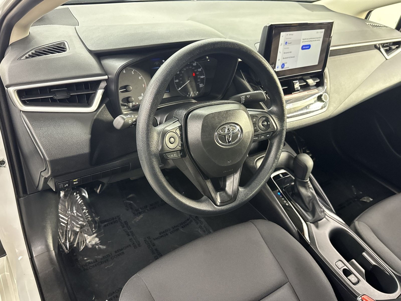 Used 2025 Toyota Corolla LE FWD image 13