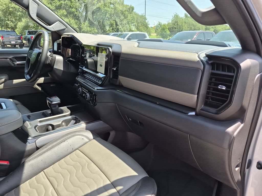 Used 2022 Chevrolet Silverado 1500 ZR2 w/ Technology Package AWD/4WD image 42