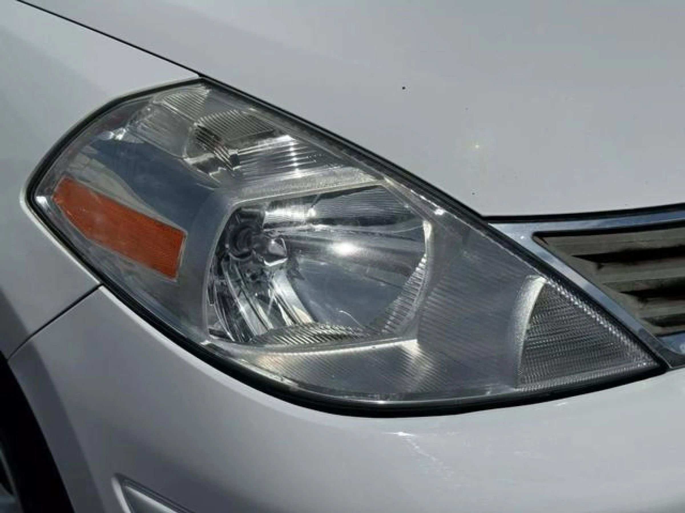 Used 2011 Nissan Versa 1.8 S FWD image 11