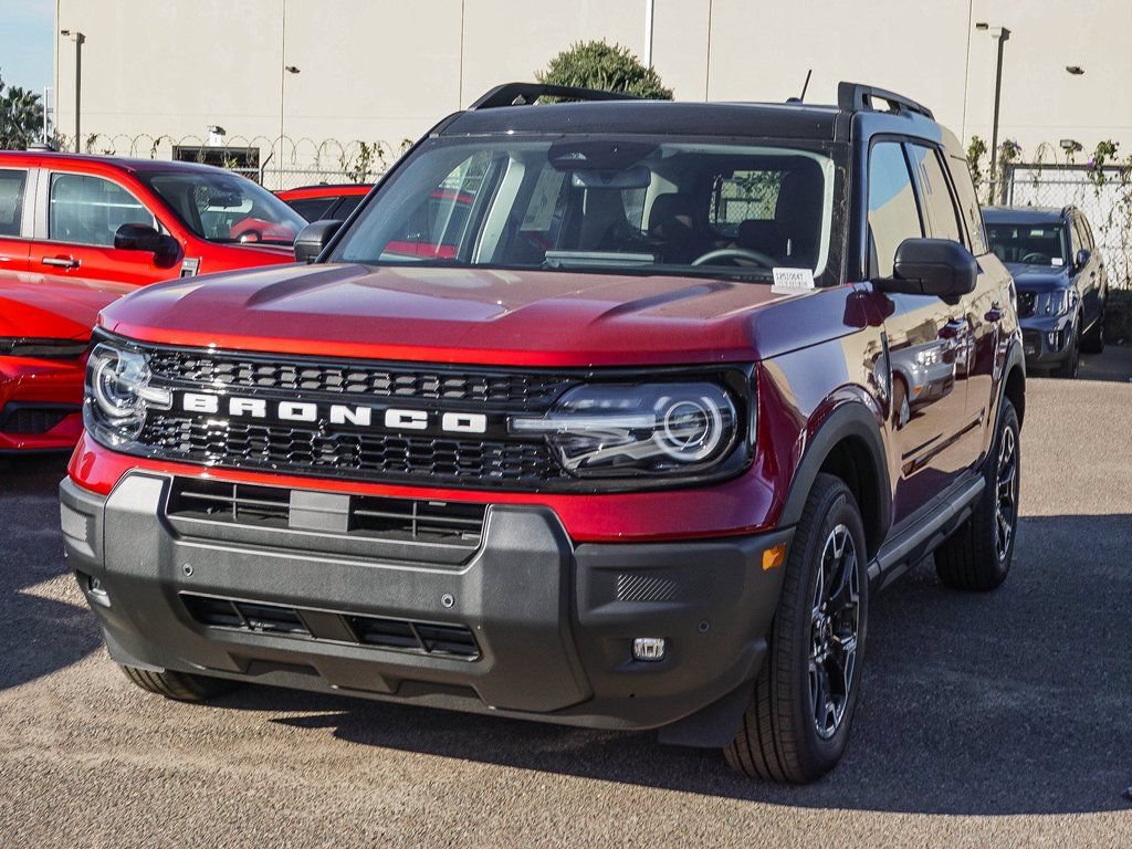New 2025 Ford Bronco Sport Outer Banks w/ Outer Banks Tech Package+ AWD/4WD image 3
