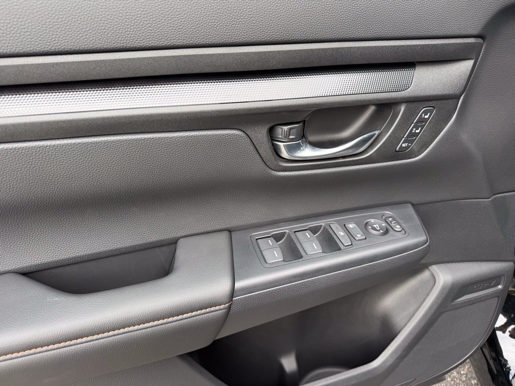 Used 2025 Honda CR-V Sport-L image 18