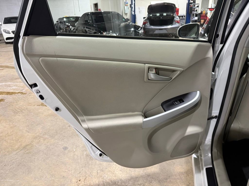 Used 2014 Toyota Prius Three image 25