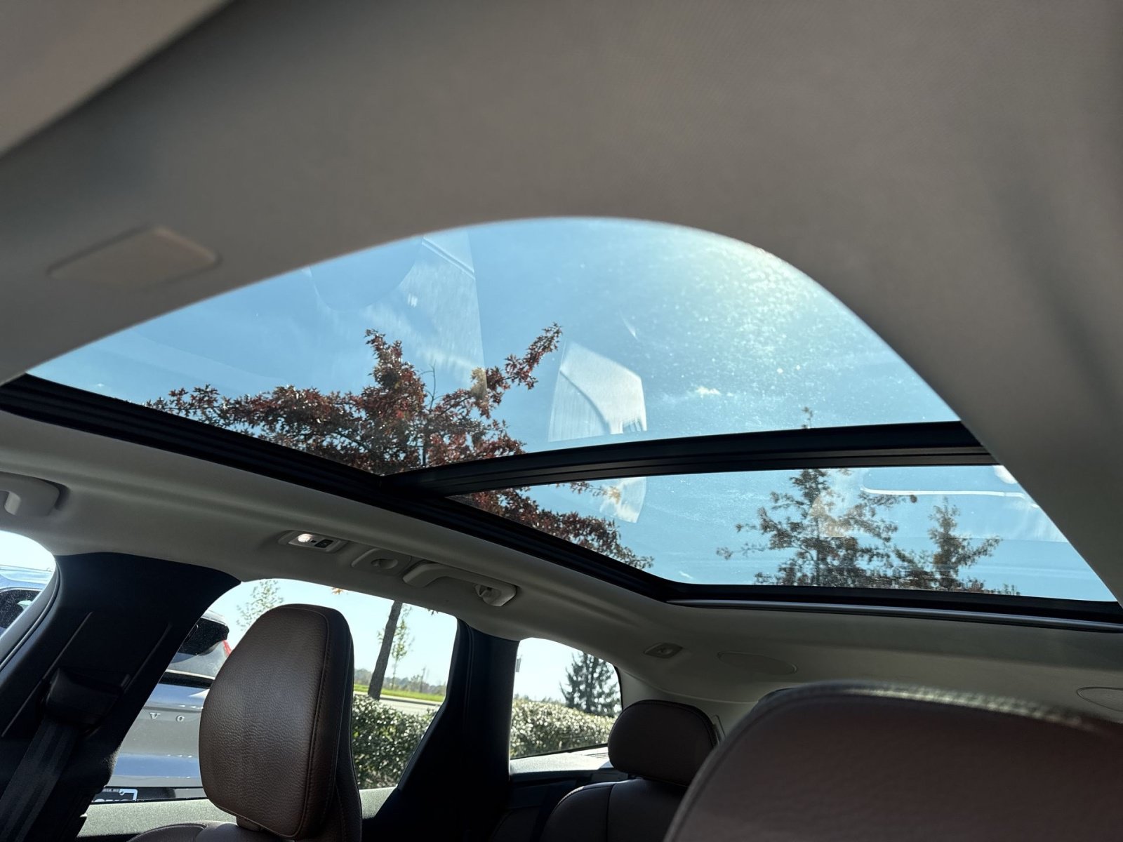 Used 2019 Volvo XC60 T5 Momentum w/ Protection Package Premier FWD image 31