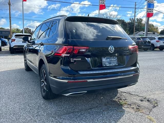 Used 2021 Volkswagen Tiguan SE w/ Panoramic Sunroof Package image 5