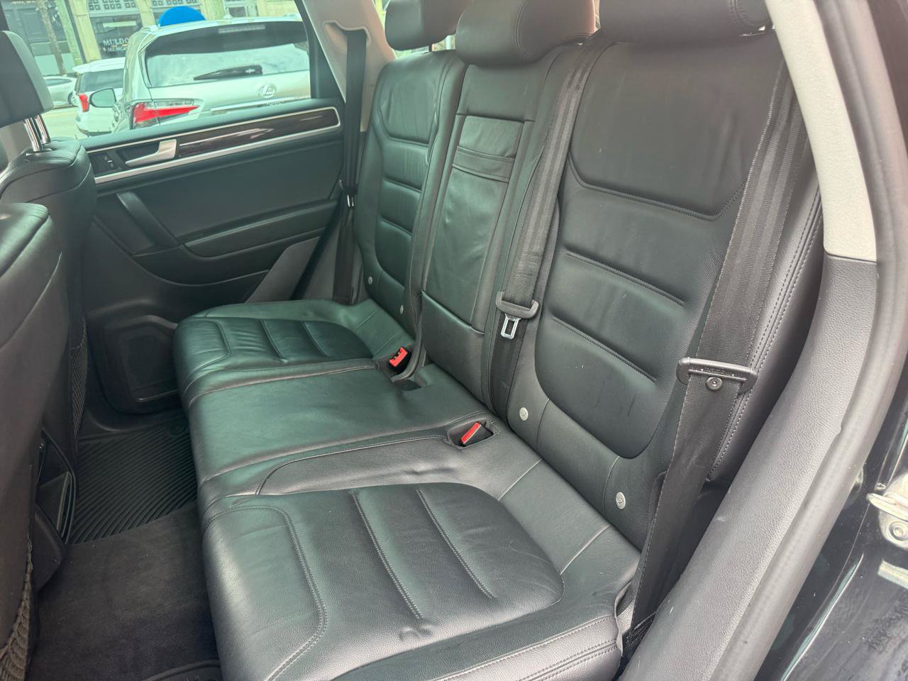 Used 2014 Volkswagen Touareg TDI AWD/4WD image 7