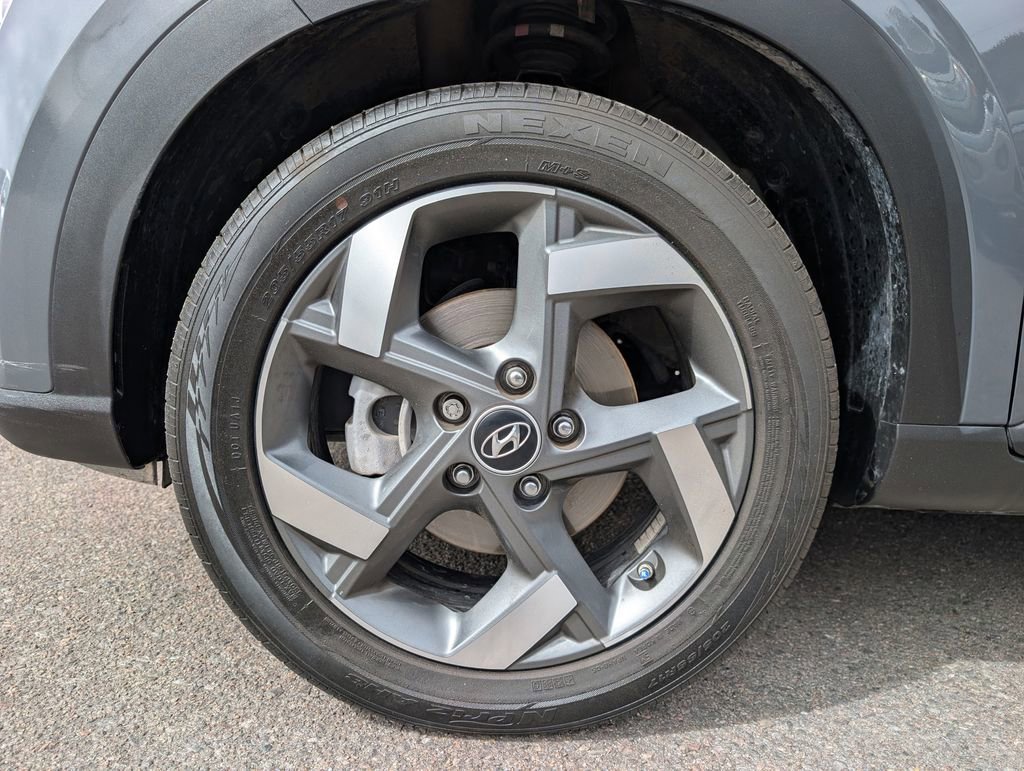Used 2024 Hyundai Venue SEL image 12