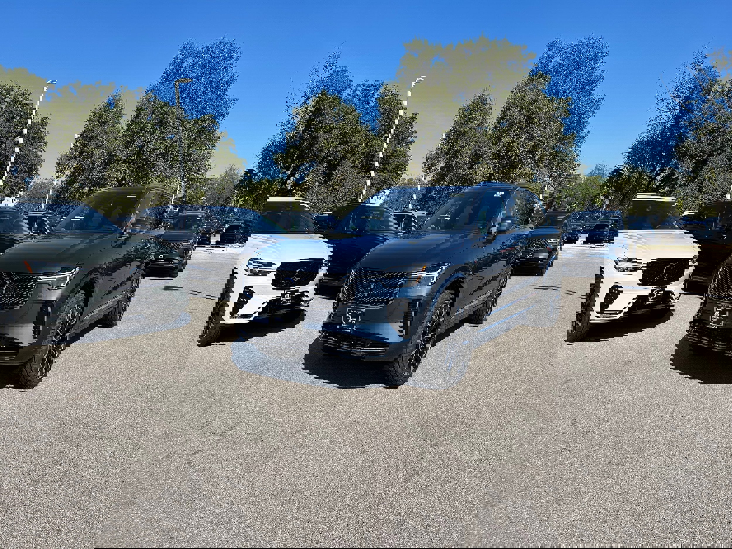 New 2026 Volvo XC90 B6 Plus w/ Protection Package Premier image 3