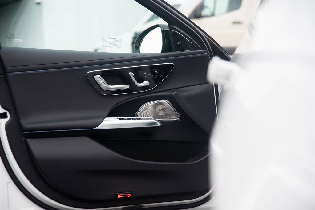 Certified 2025 Mercedes-Benz E 350 4MATIC Sedan image 21