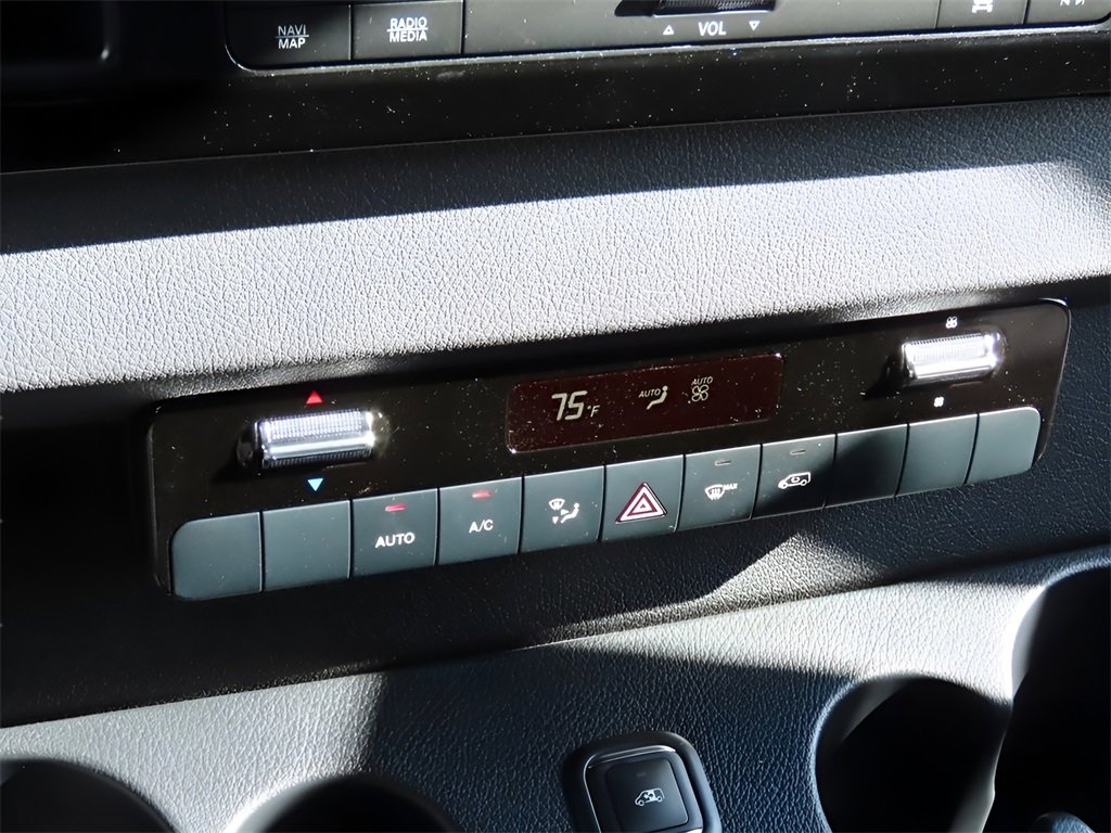 Used 2024 Mercedes-Benz Sprinter 2500 image 40