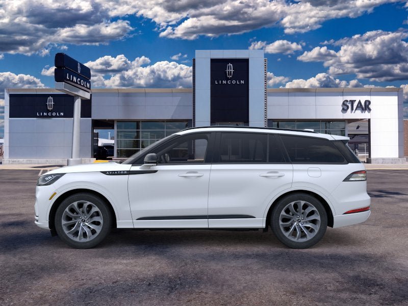 New 2026 Lincoln Aviator AWD image 3