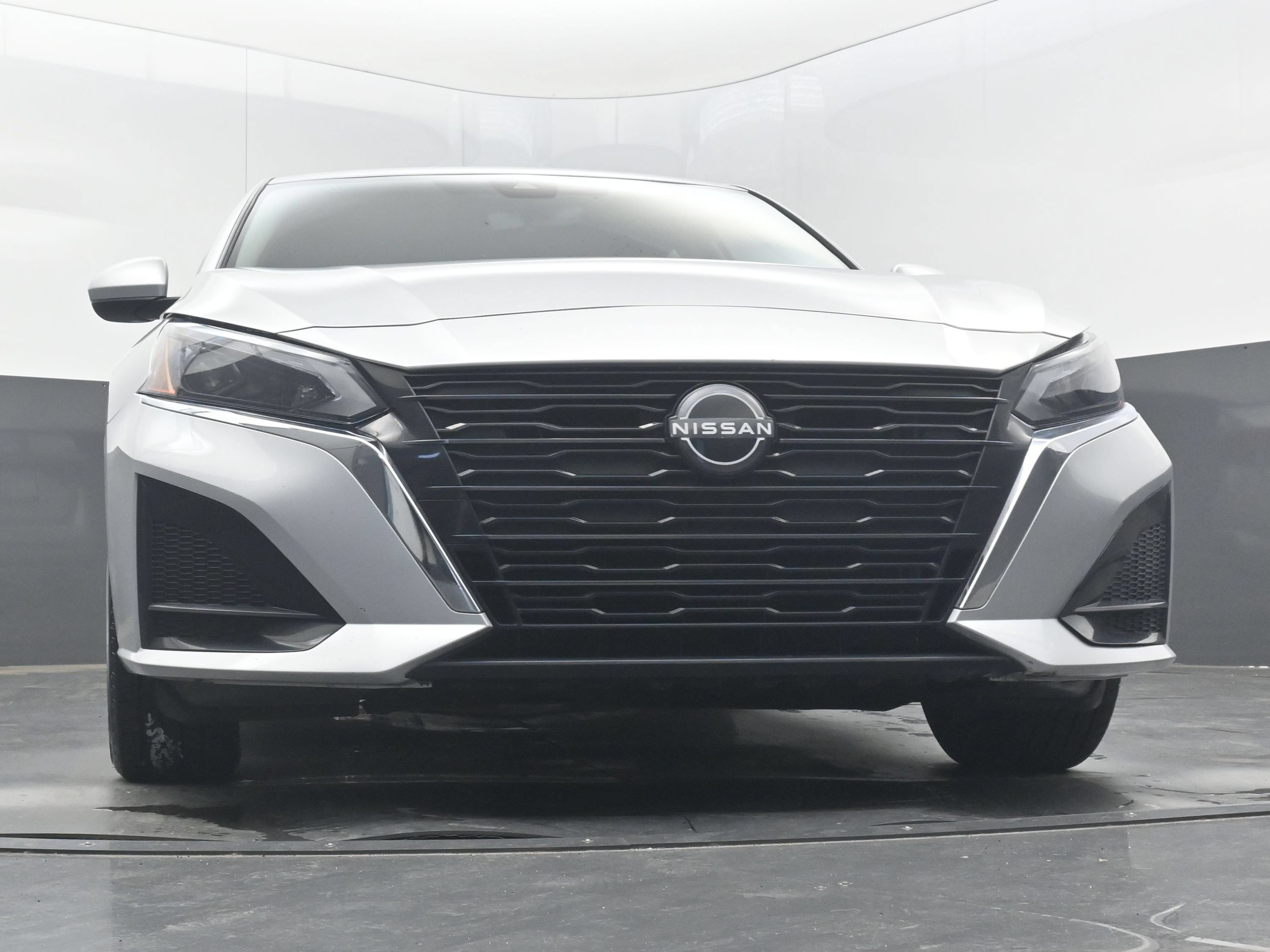 Used 2023 Nissan Altima 2.5 SV FWD image 24
