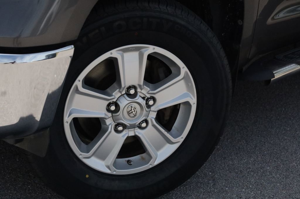 Used 2014 Toyota Tundra SR5 w/ SR5 Upgrade Package RWD image 16