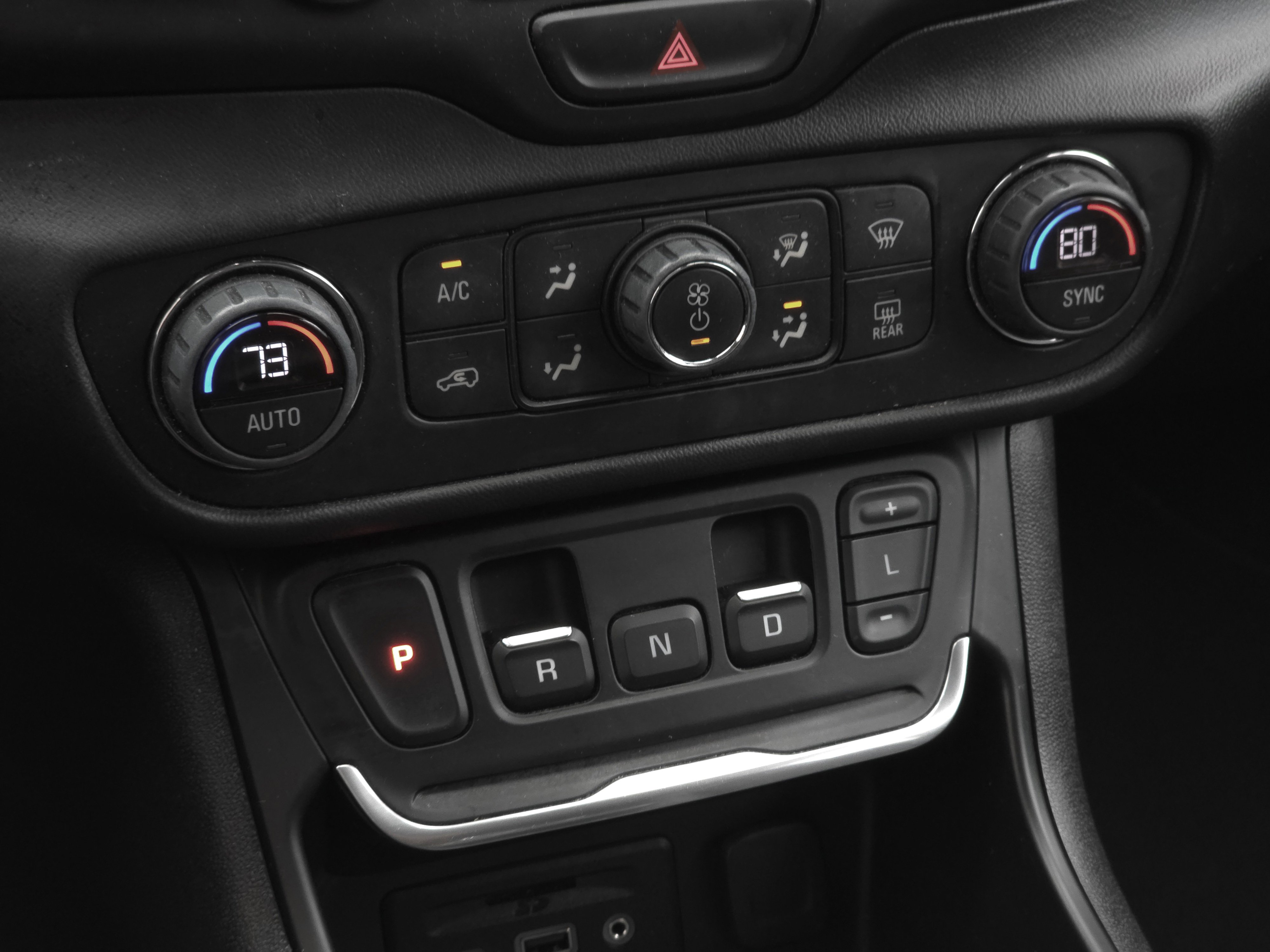 Used 2020 GMC Terrain SLT w/ Preferred Package image 16