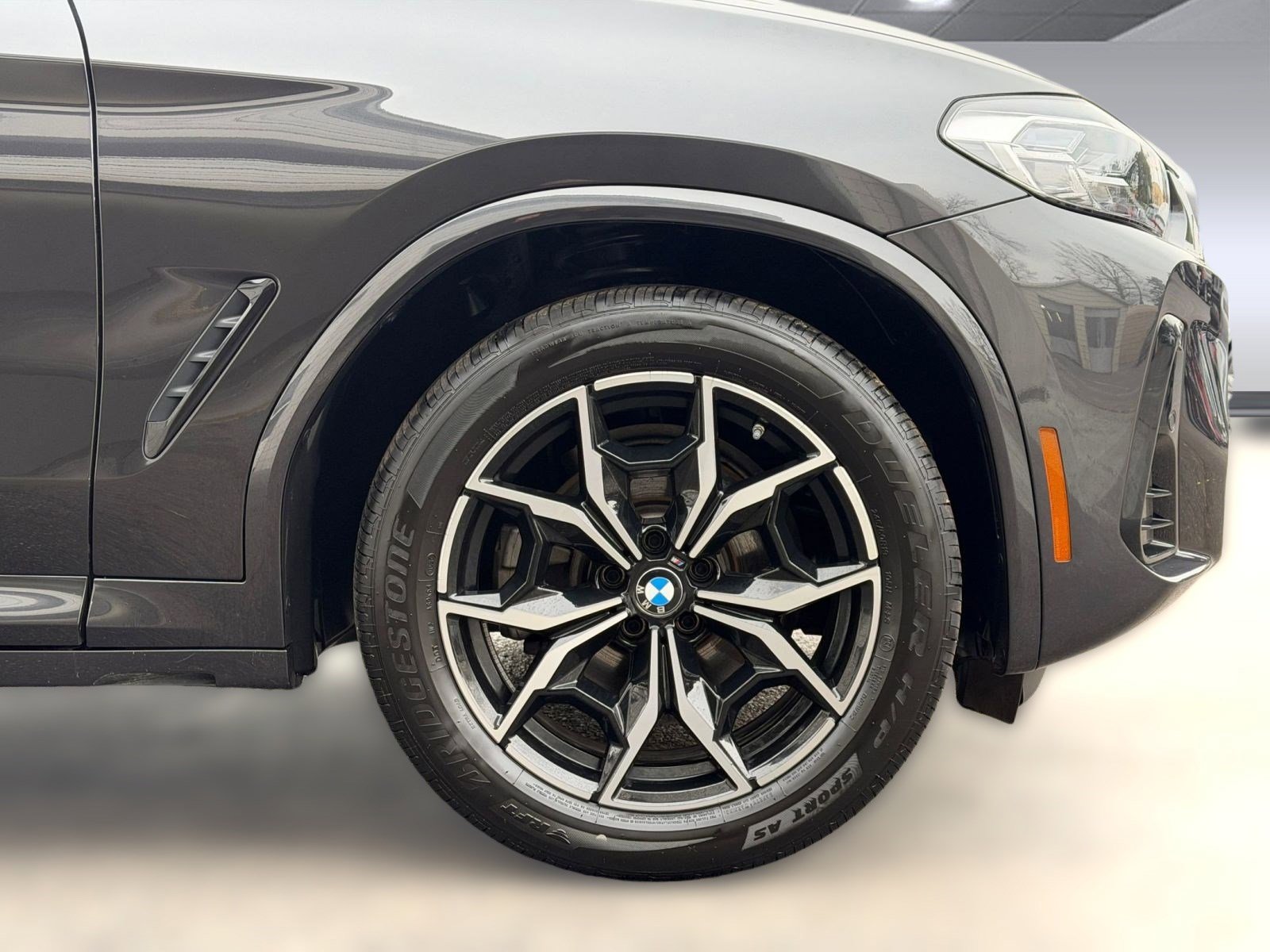 Certified 2025 BMW X4 xDrive30i image 12