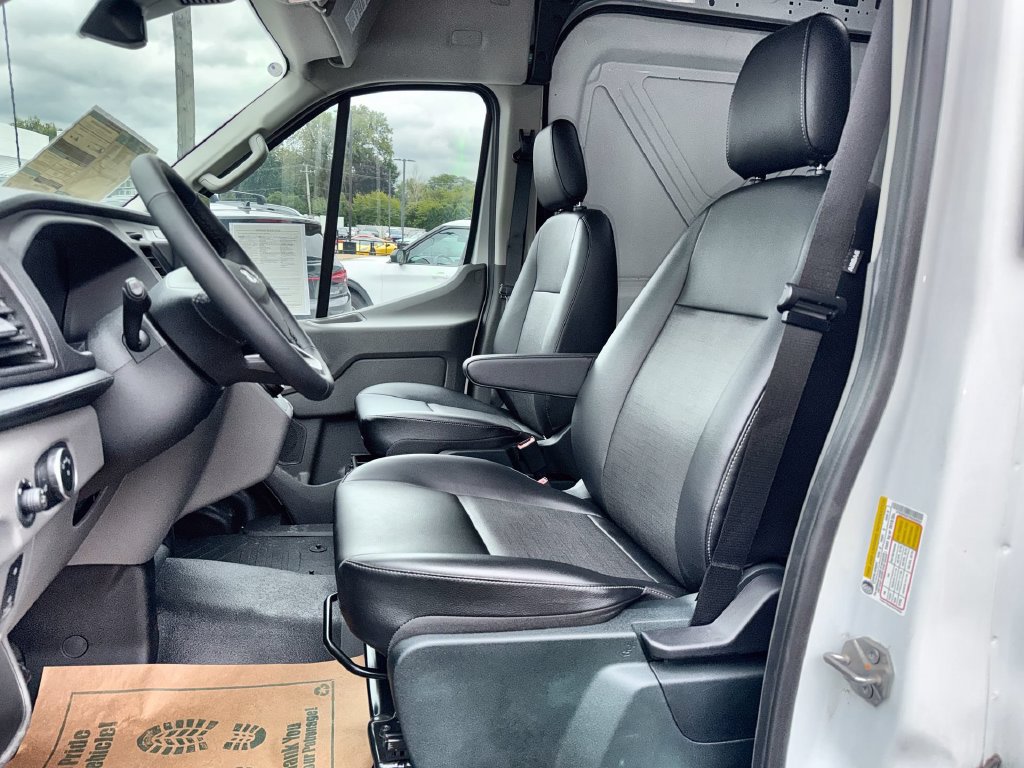 Used 2023 Ford E-Transit Medium Roof RWD image 13