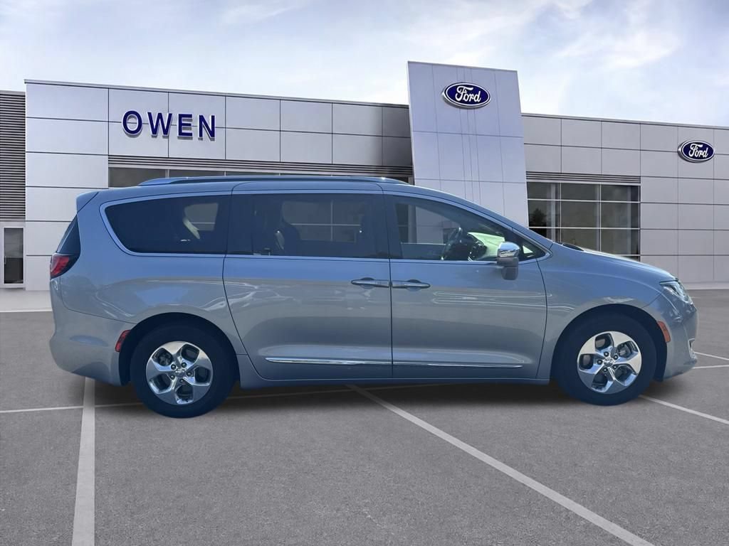 Used 2018 Chrysler Pacifica Limited FWD image 6