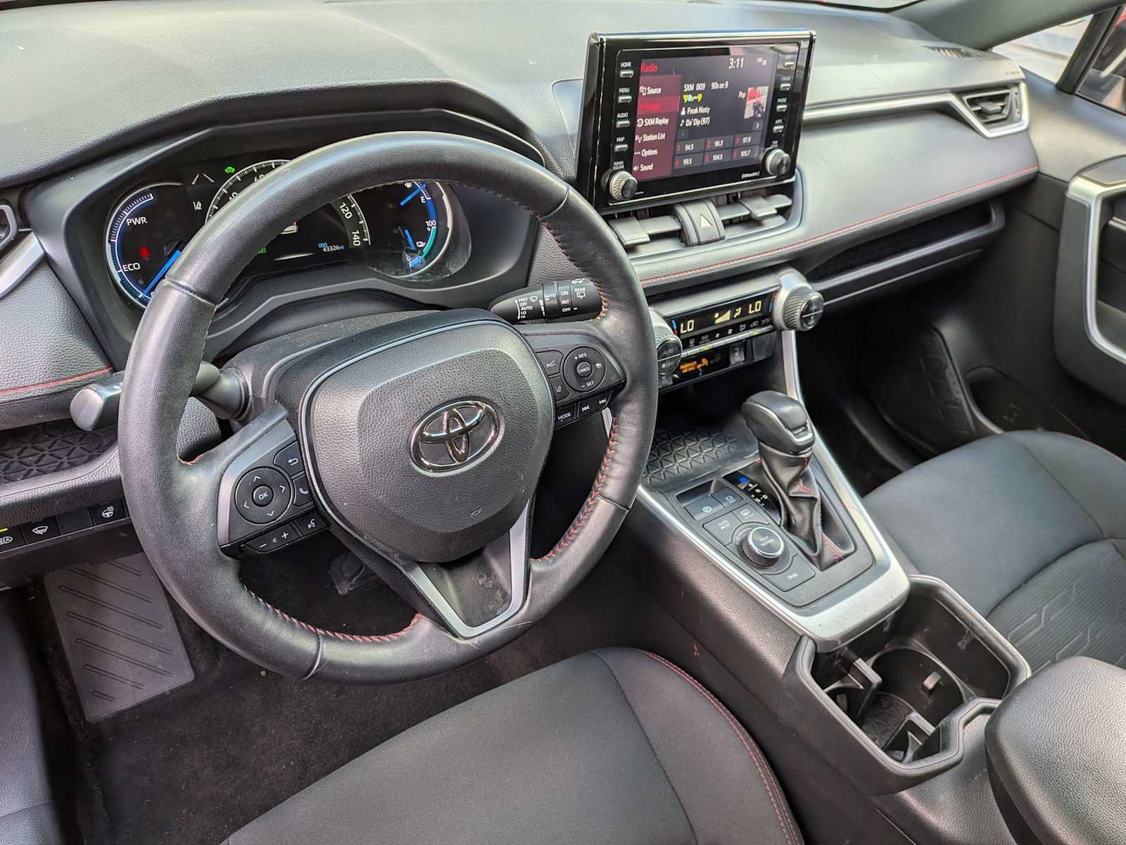 Used 2022 Toyota RAV4 SE w/ Weather & Moonroof Package AWD/4WD image 11
