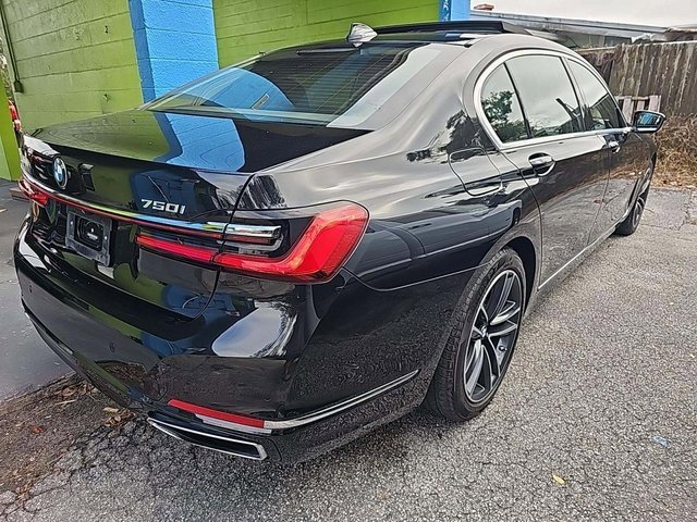 Used 2020 BMW 750i xDrive w/ Executive Package image 2