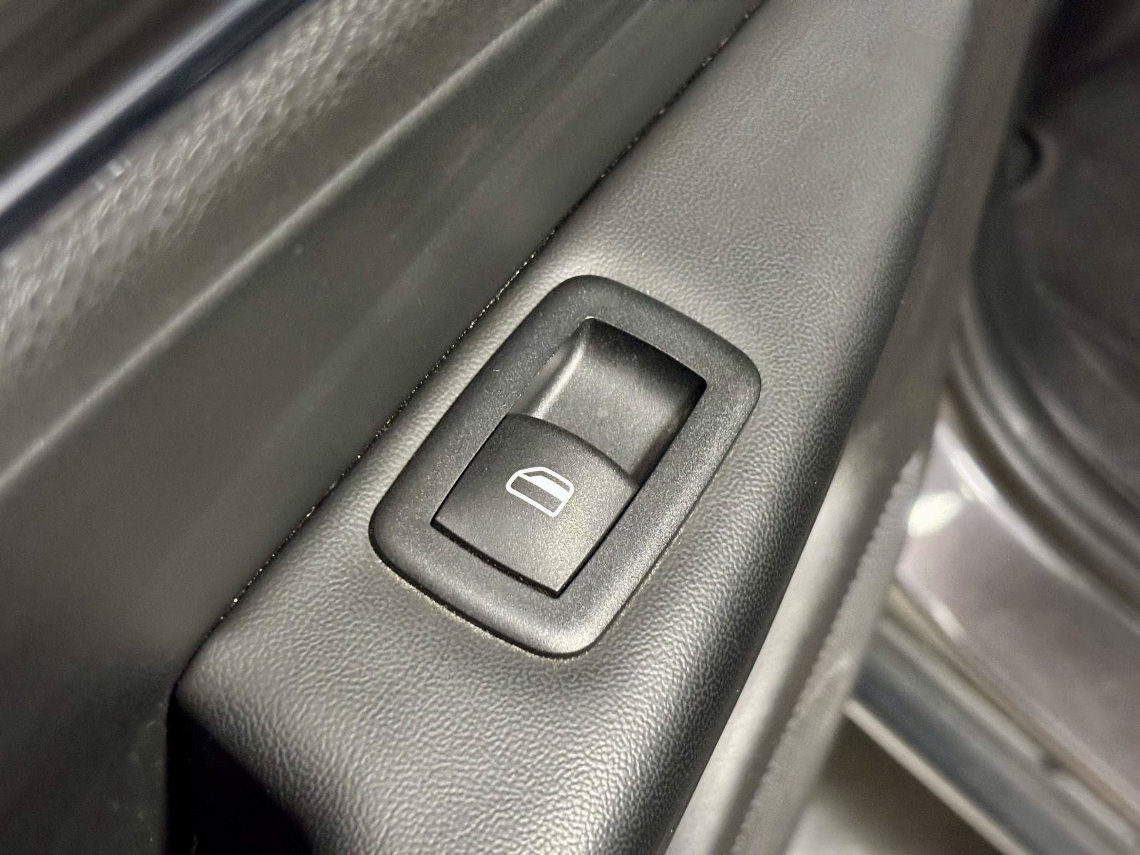 Used 2021 Jeep Grand Cherokee Limited AWD/4WD image 19