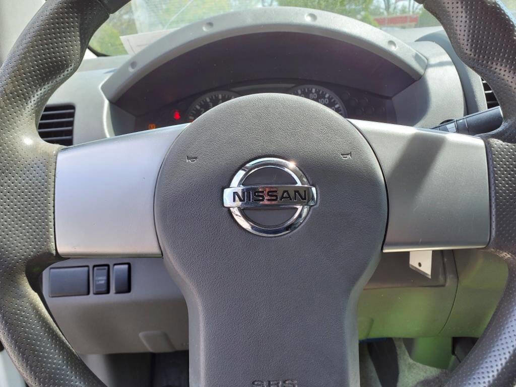 Used 2013 Nissan Frontier S image 18