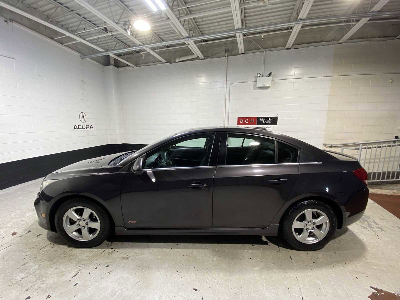 Used 2016 Chevrolet Cruze LT w/ Sun And Sound Package image 3