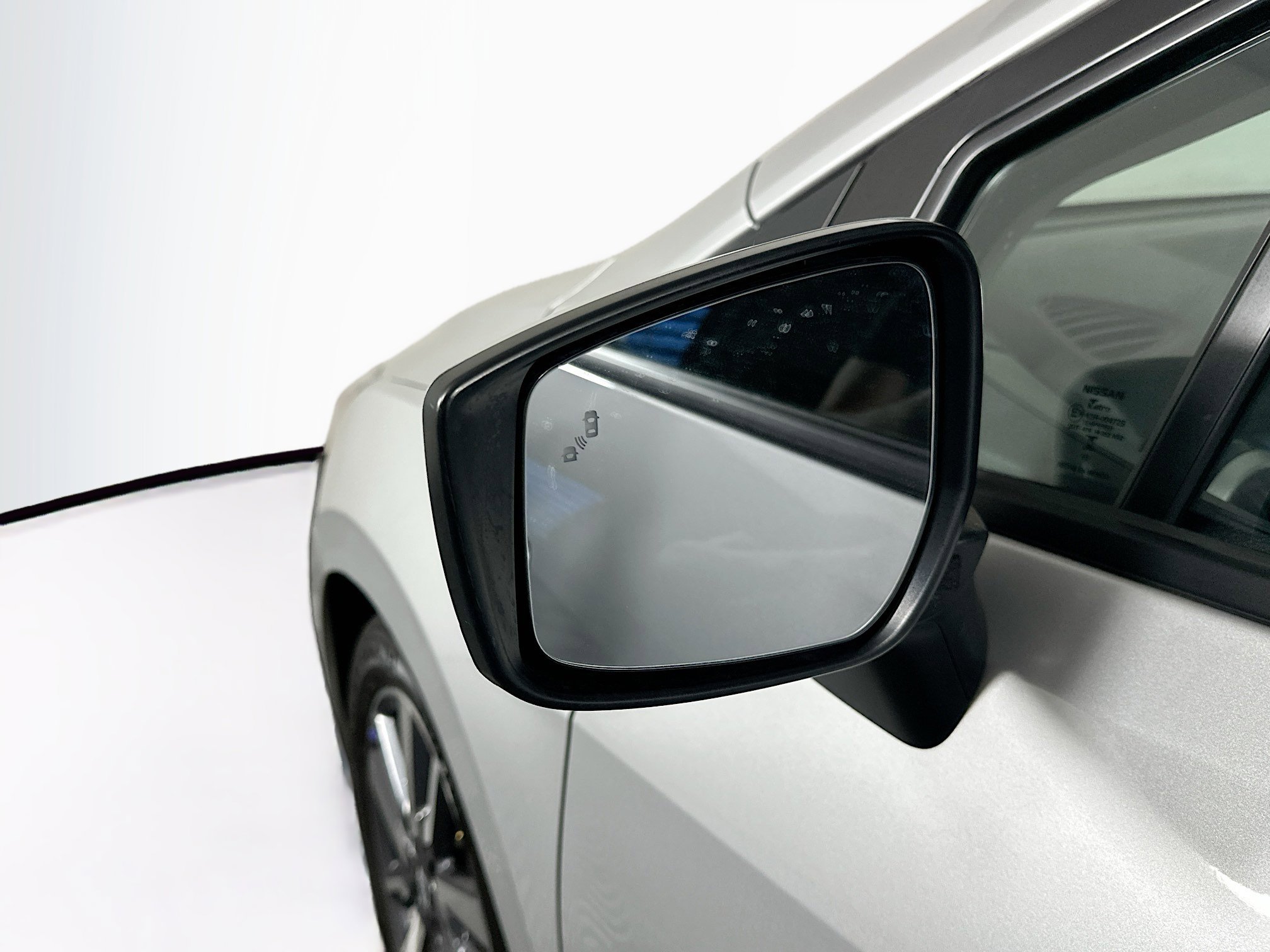 Used 2023 Nissan Versa SV image 16