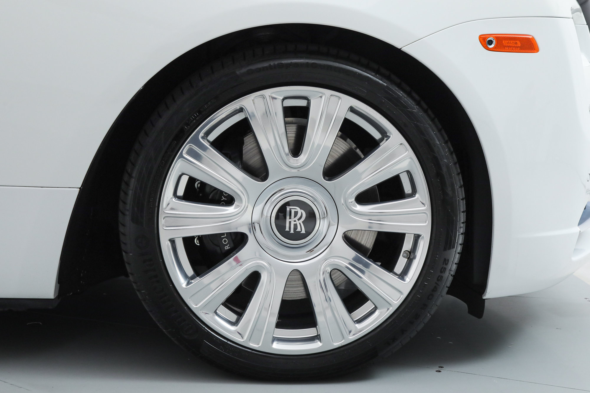 Used 2017 Rolls-Royce Dawn RWD image 40