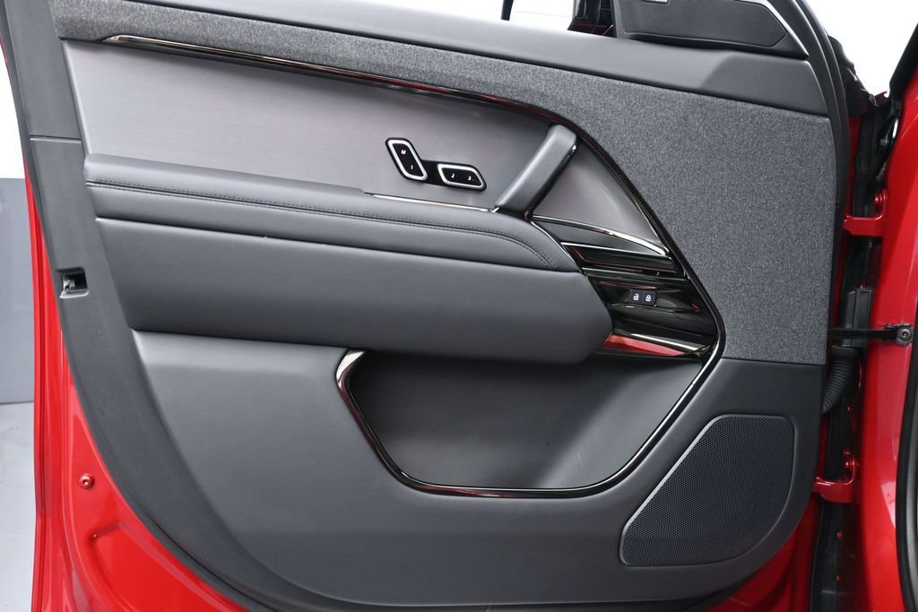 Used 2023 Land Rover Range Rover Sport SE AWD/4WD image 9