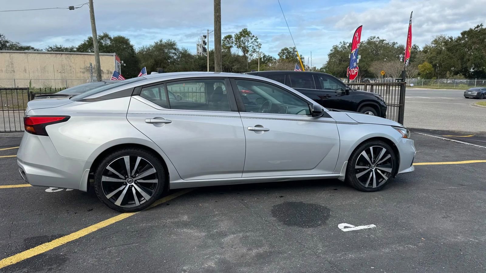 Used 2019 Nissan Altima 2.5 SR w/ SR Premium Package image 3