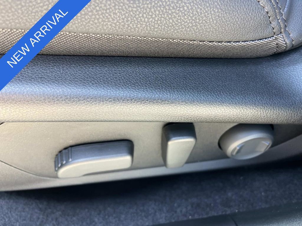 Used 2026 Subaru Outback Premium w/ Premium/Limited Package 2 image 31