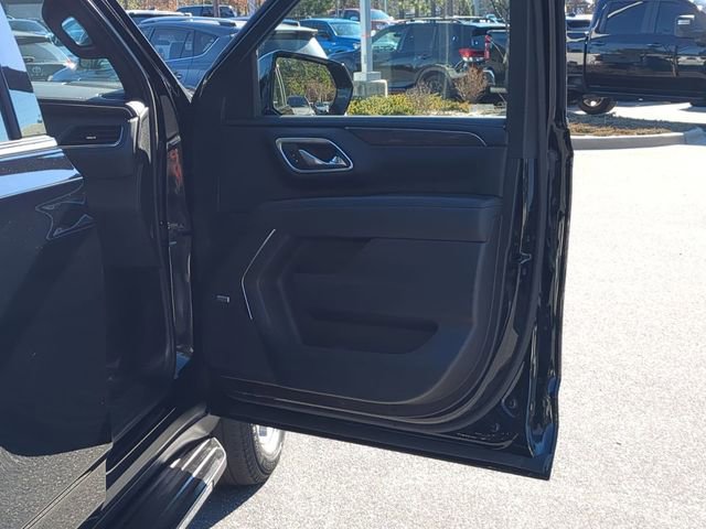 Used 2024 Chevrolet Suburban LT image 40