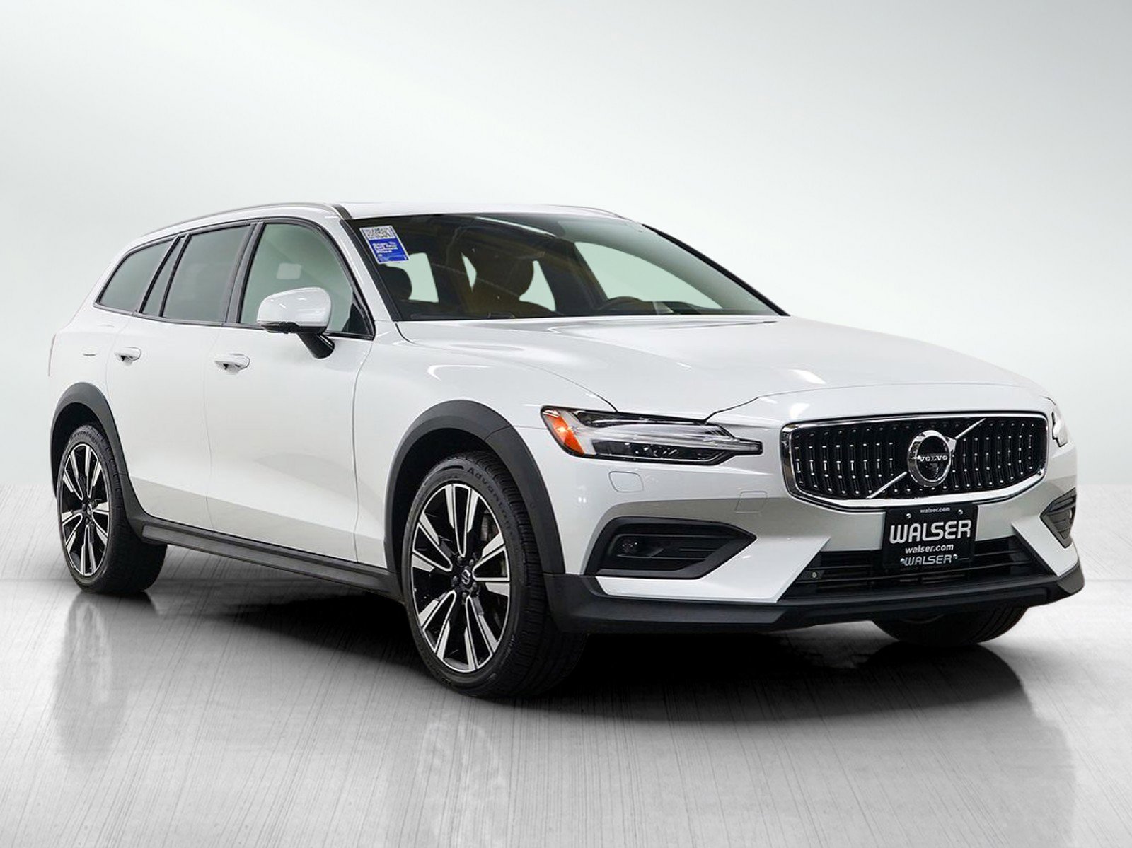 Used 2020 Volvo V60 T5 Cross Country AWD/4WD image 7