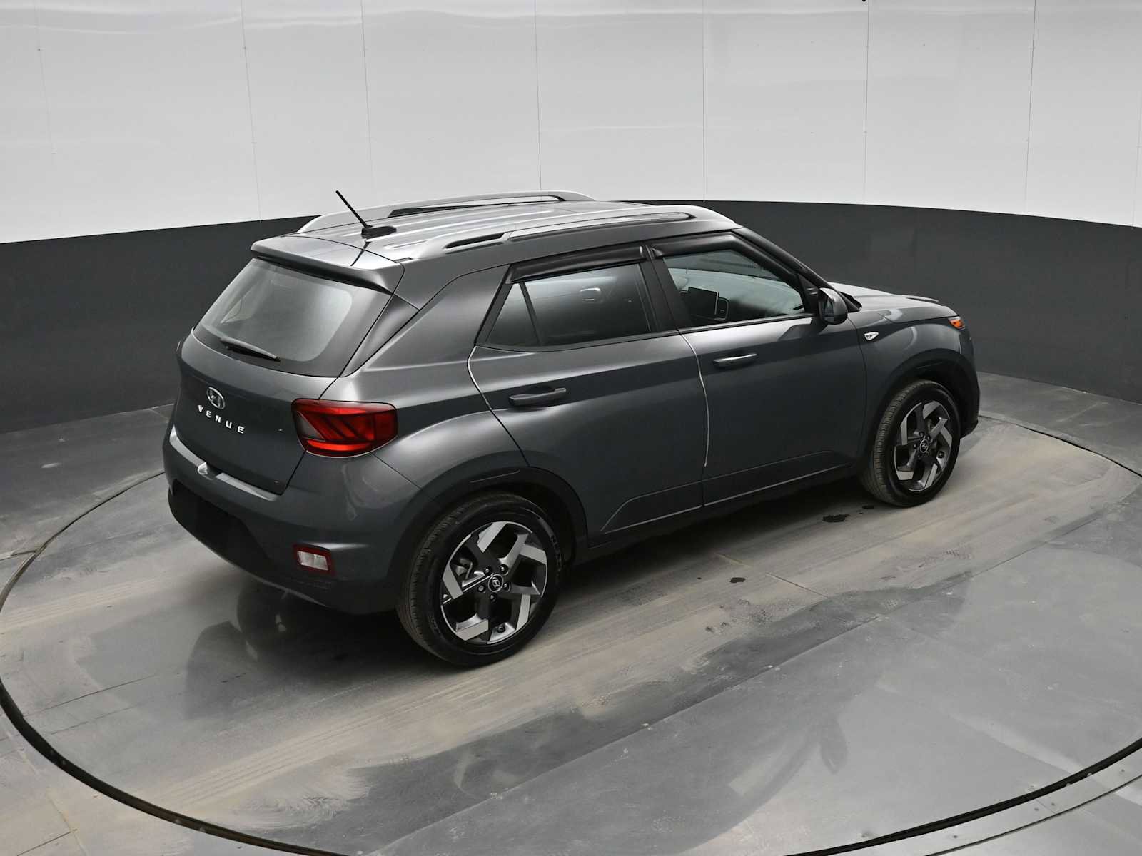 Certified 2024 Hyundai Venue SEL image 29